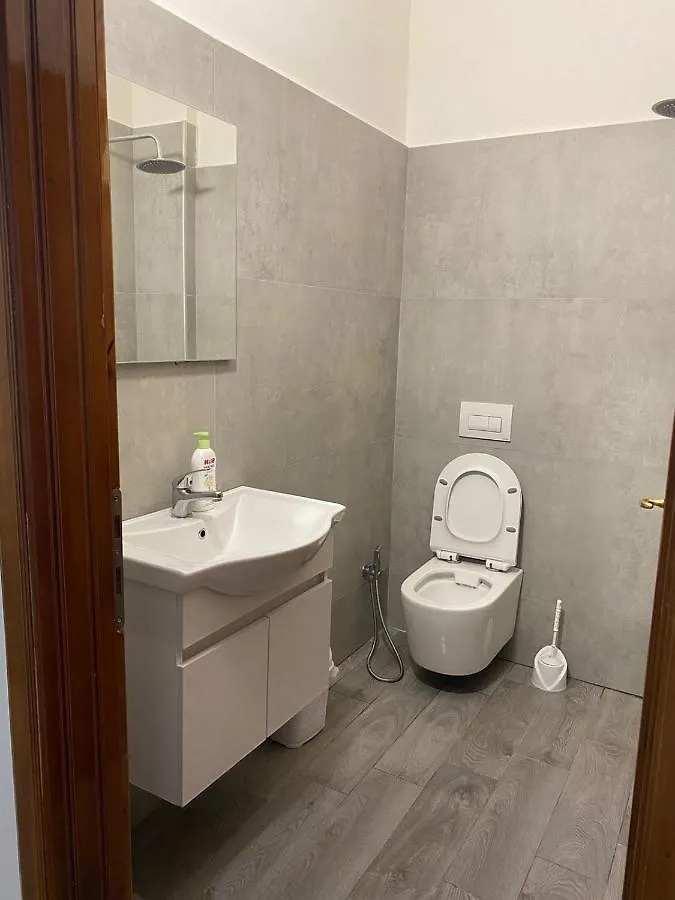 ゲストハウス Villa Arli&Eris Vlorë