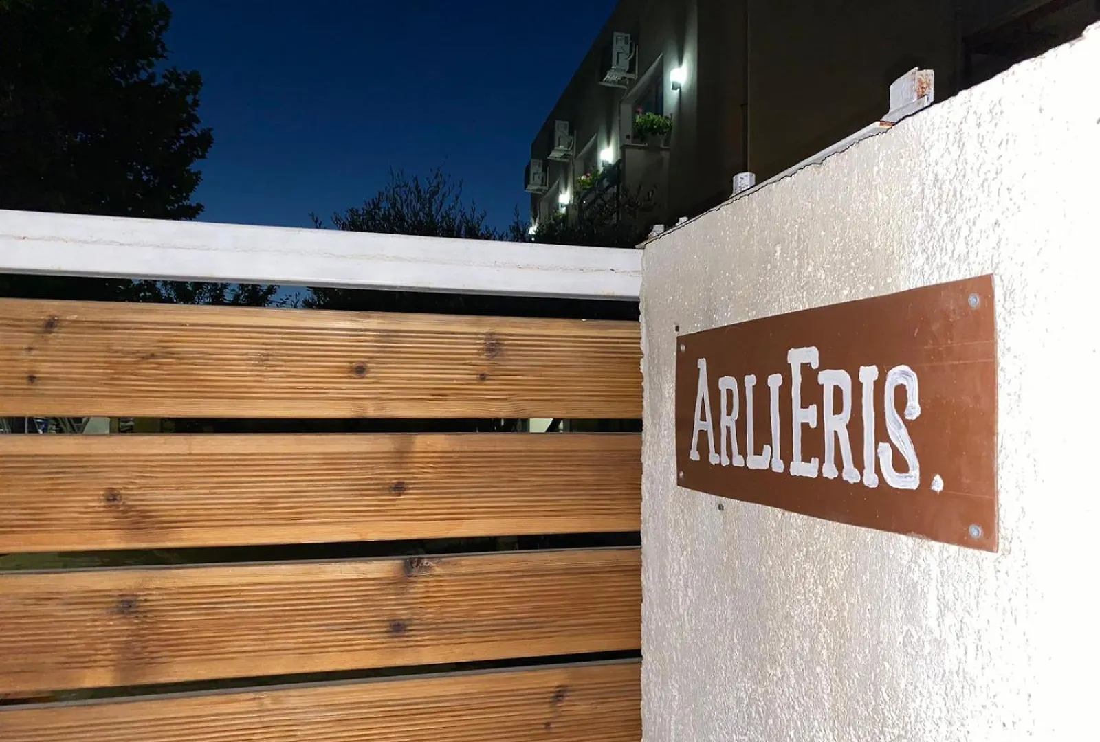 Villa Arli&Eris Vlorë ゲストハウス