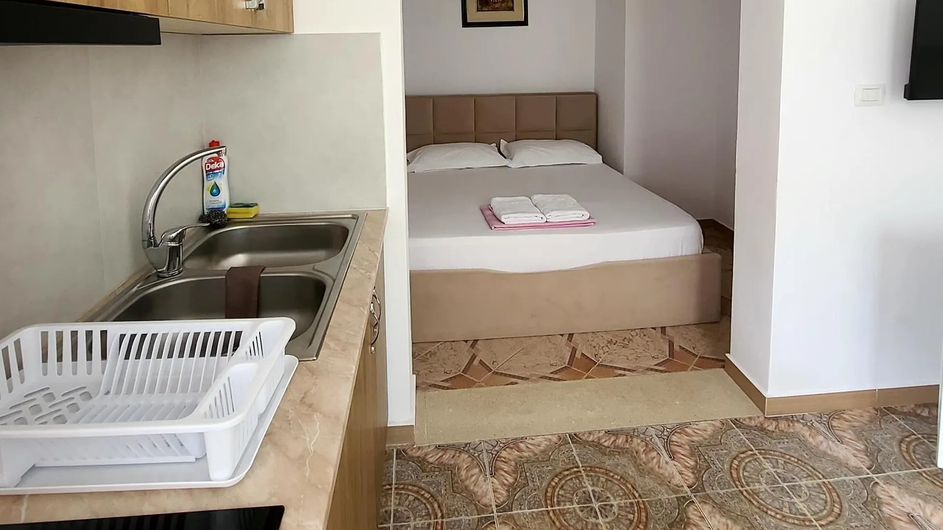 Villa Arli&Eris Vlorë アルバニア